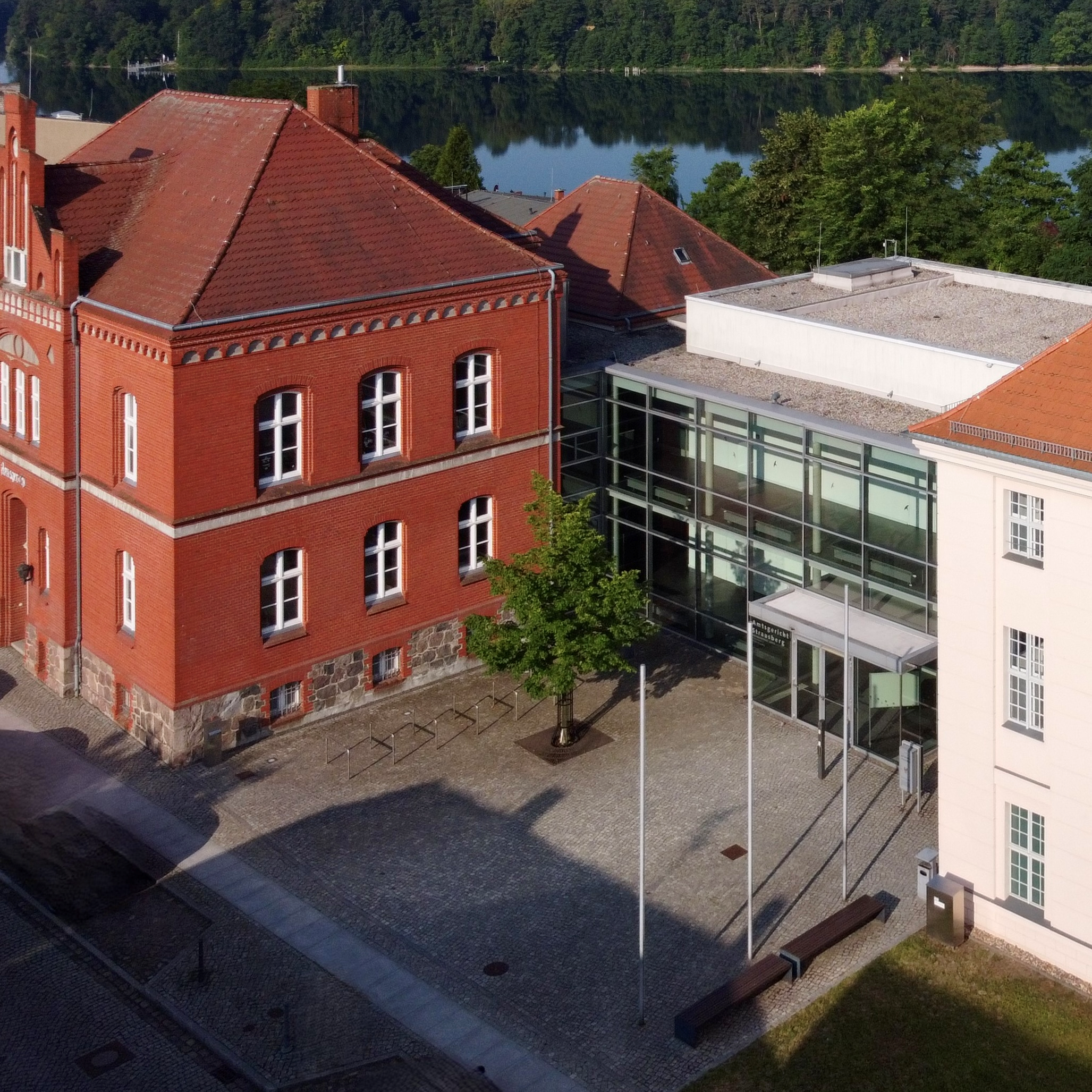 Luftbildaufnahme des Amtsgerichts Strausberg